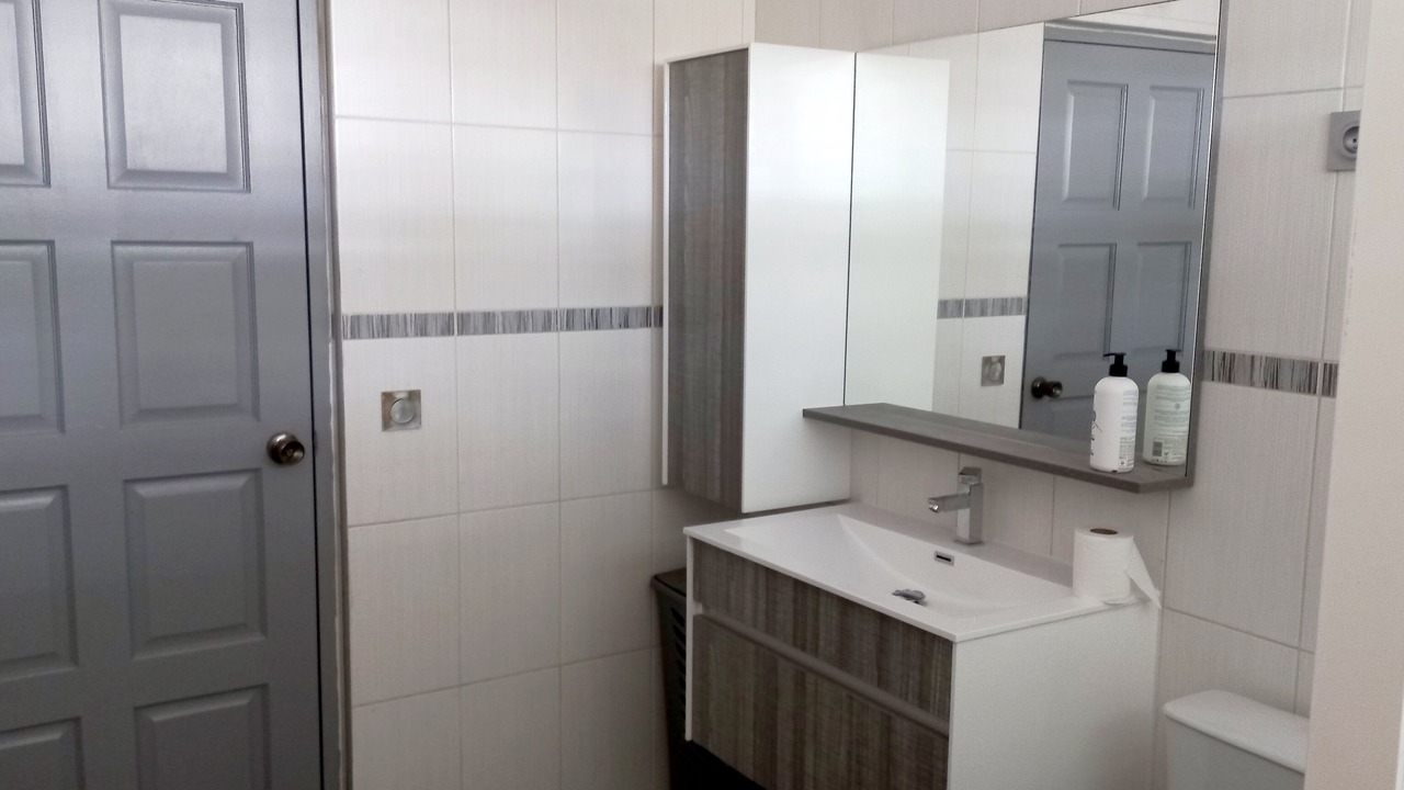 Photo of Bathroom in Punaauia