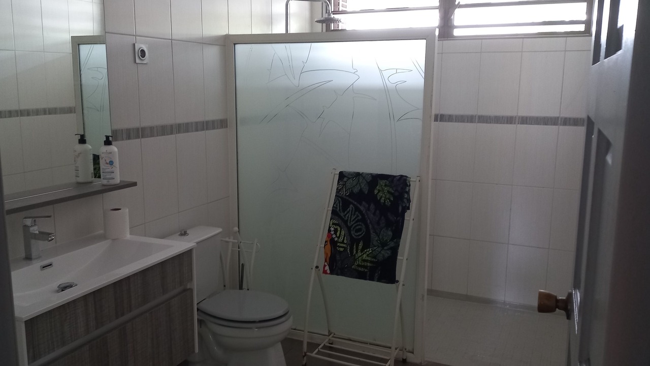 Photo of Bathroom in Punaauia