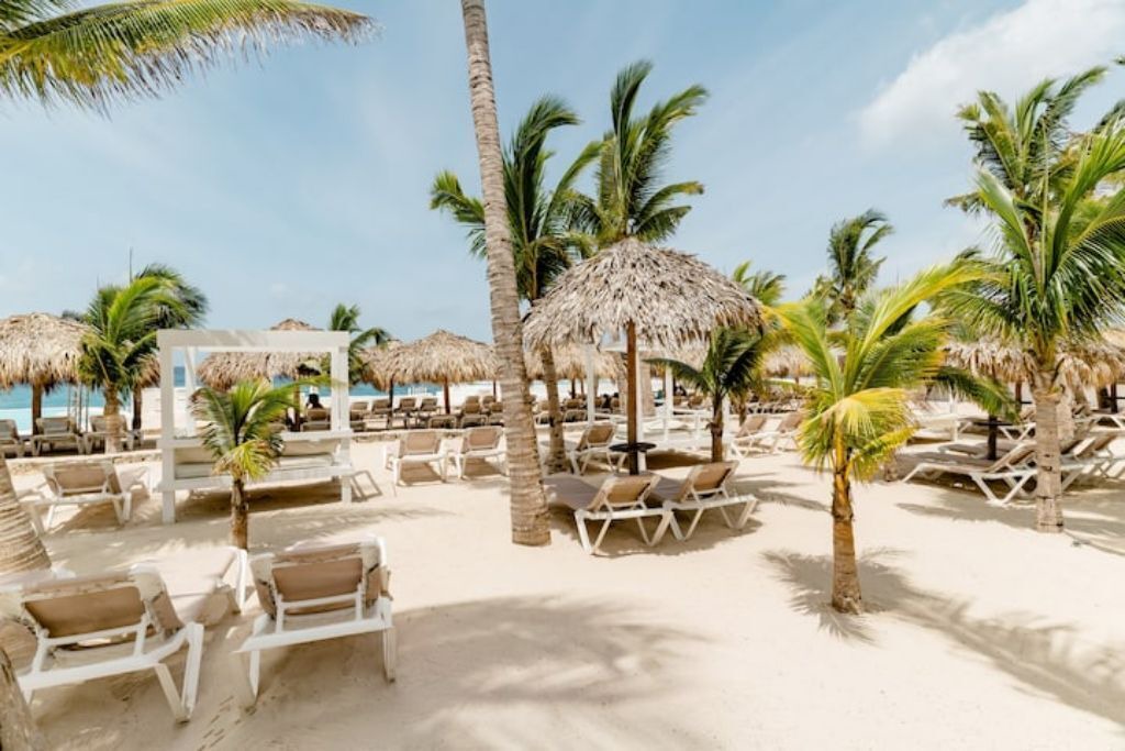 Photo of Others in Dominicus