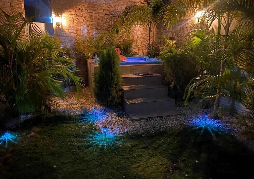 Photo of Outdoor in Veron