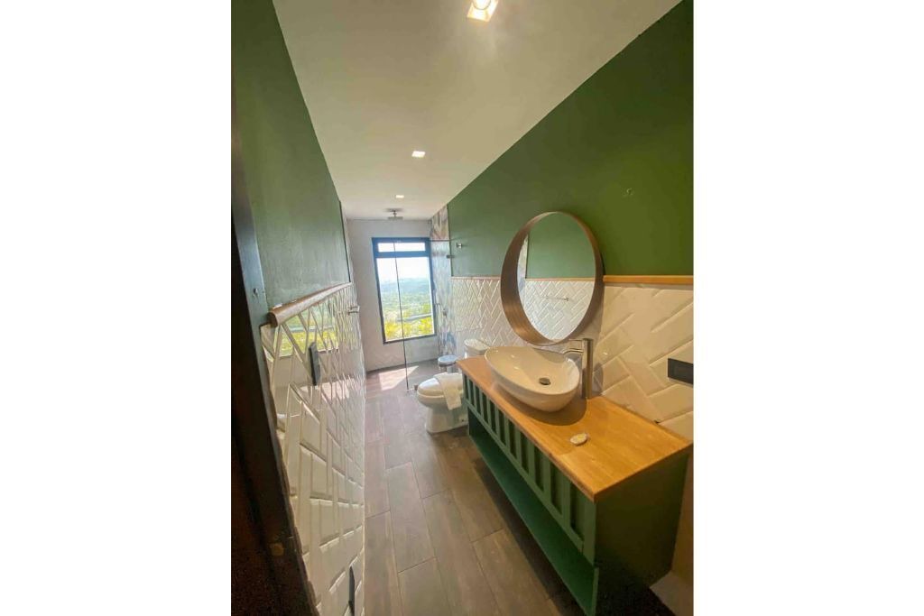 Photo of Bathroom in Pedro Brand