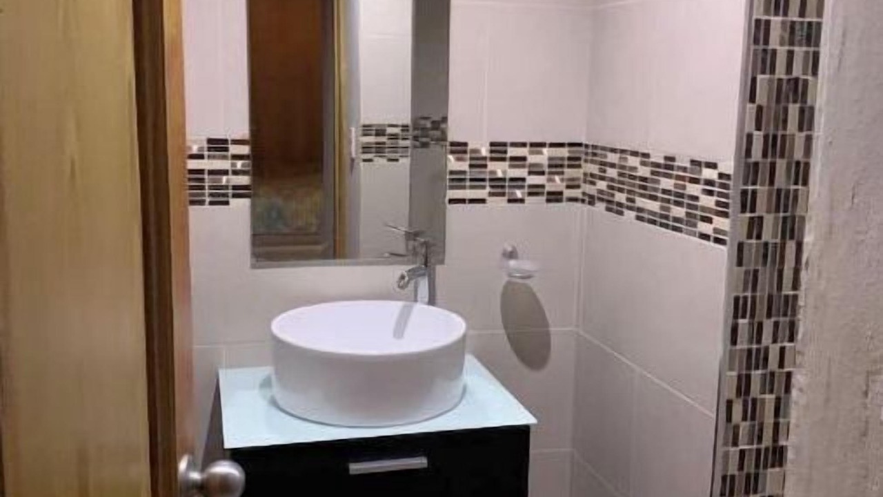 Photo of Bathroom in Pedro Brand