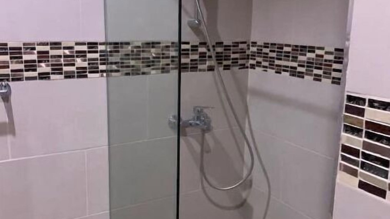 Photo of Bathroom in Pedro Brand