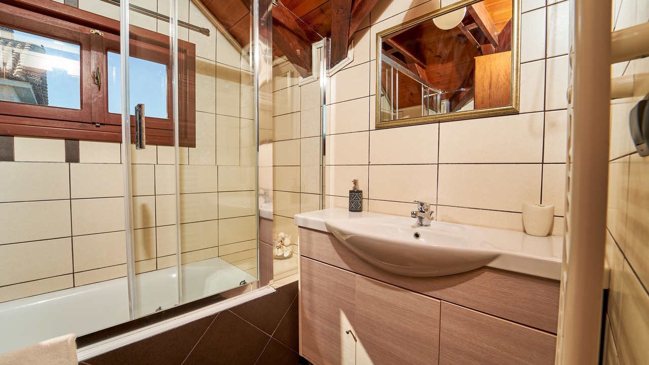 Photo of Bathroom in Akrotiri