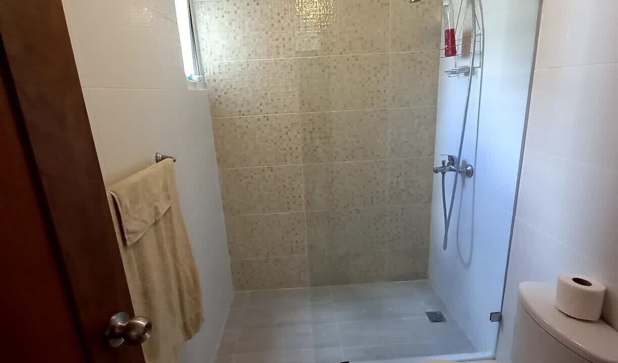 Photo of Bathroom in Llanos de Gurabo I