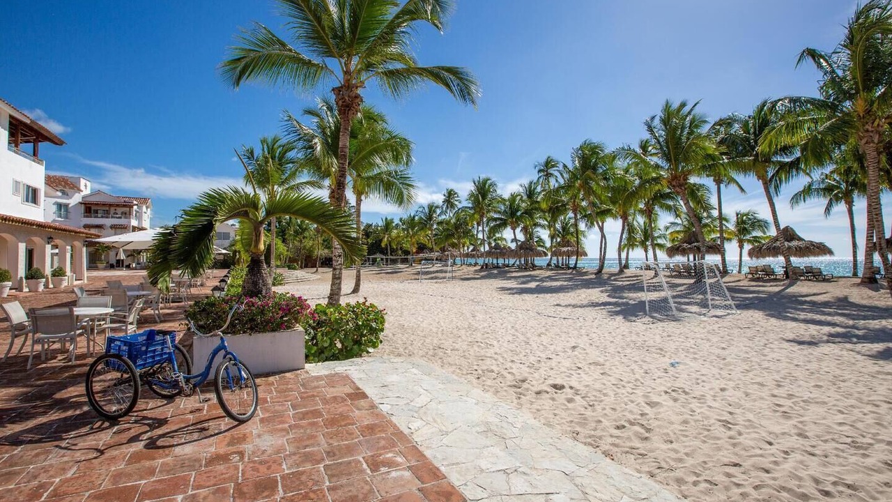 Photo of Others in Dominicus