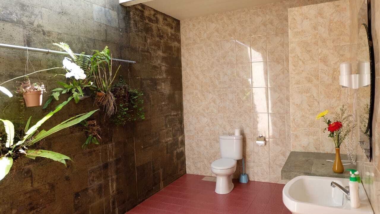 Photo of Bathroom in Kedewatan