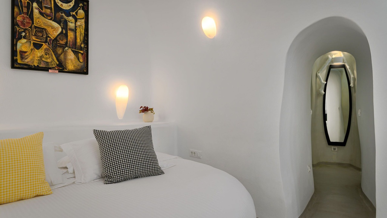 Photo of Bedroom in Fira