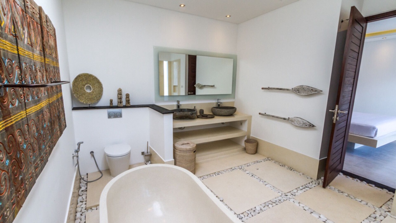 Photo of Bathroom in Laksmana