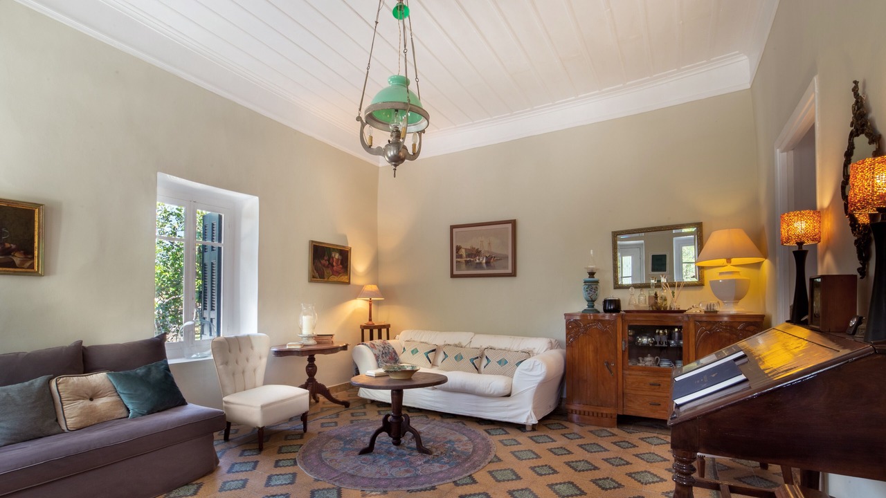 Photo of Livingroom in Andros Town
