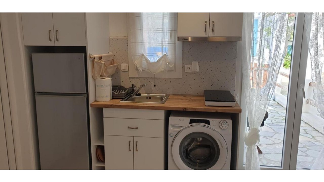 Photo of Kitchen in Platis Gialos