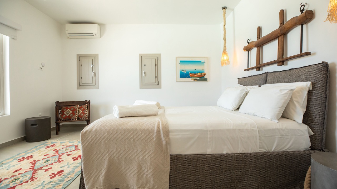 Photo of Bedroom in Platis Gialos