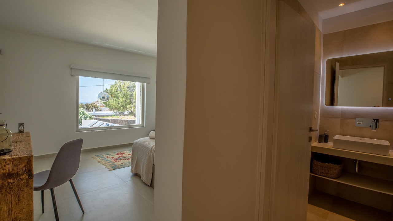 Photo of Bedroom in Platis Gialos
