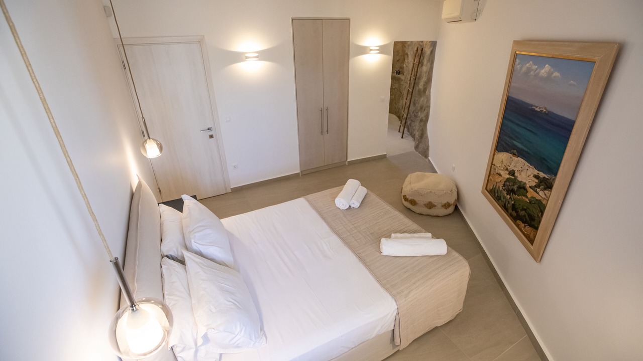 Photo of Bedroom in Platis Gialos