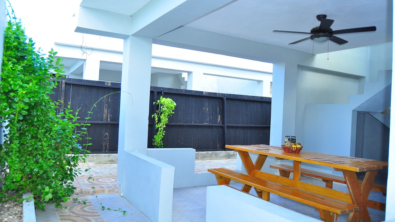 Photo of Outdoor in Veron