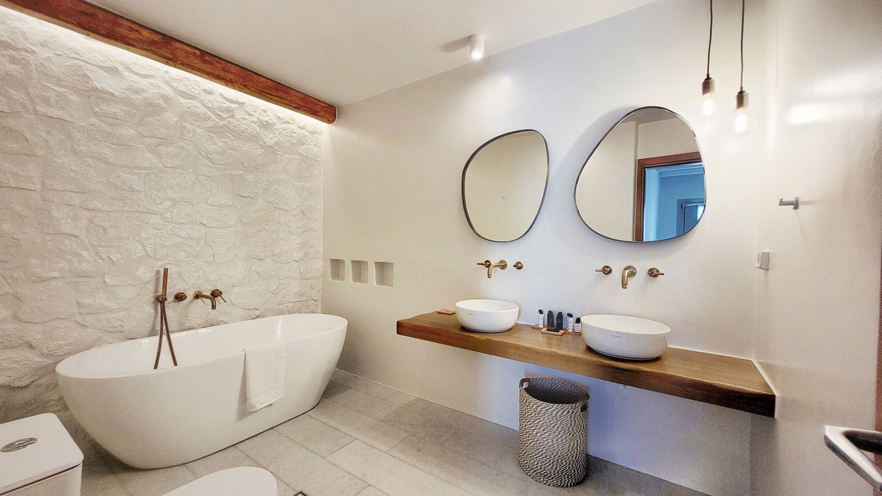 Photo of Bathroom in Maragas