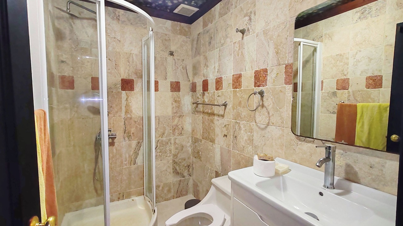 Photo of Bathroom in Evaristo Morales