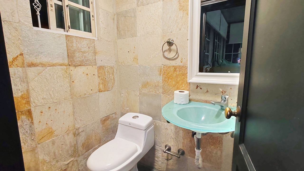 Photo of Bathroom in Evaristo Morales