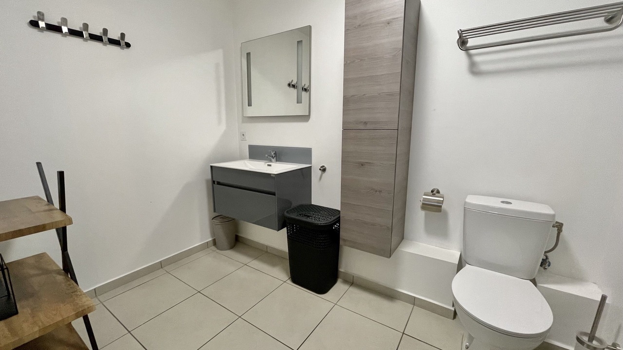 Photo of Bathroom in Faaa