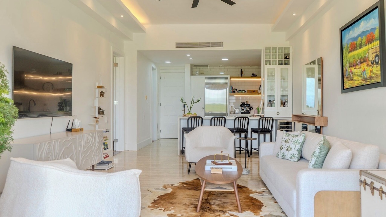Photo of Livingroom in Los Altos
