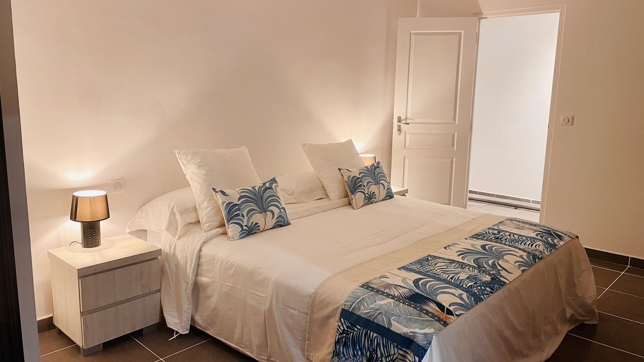Photo of Bedroom in Punaauia
