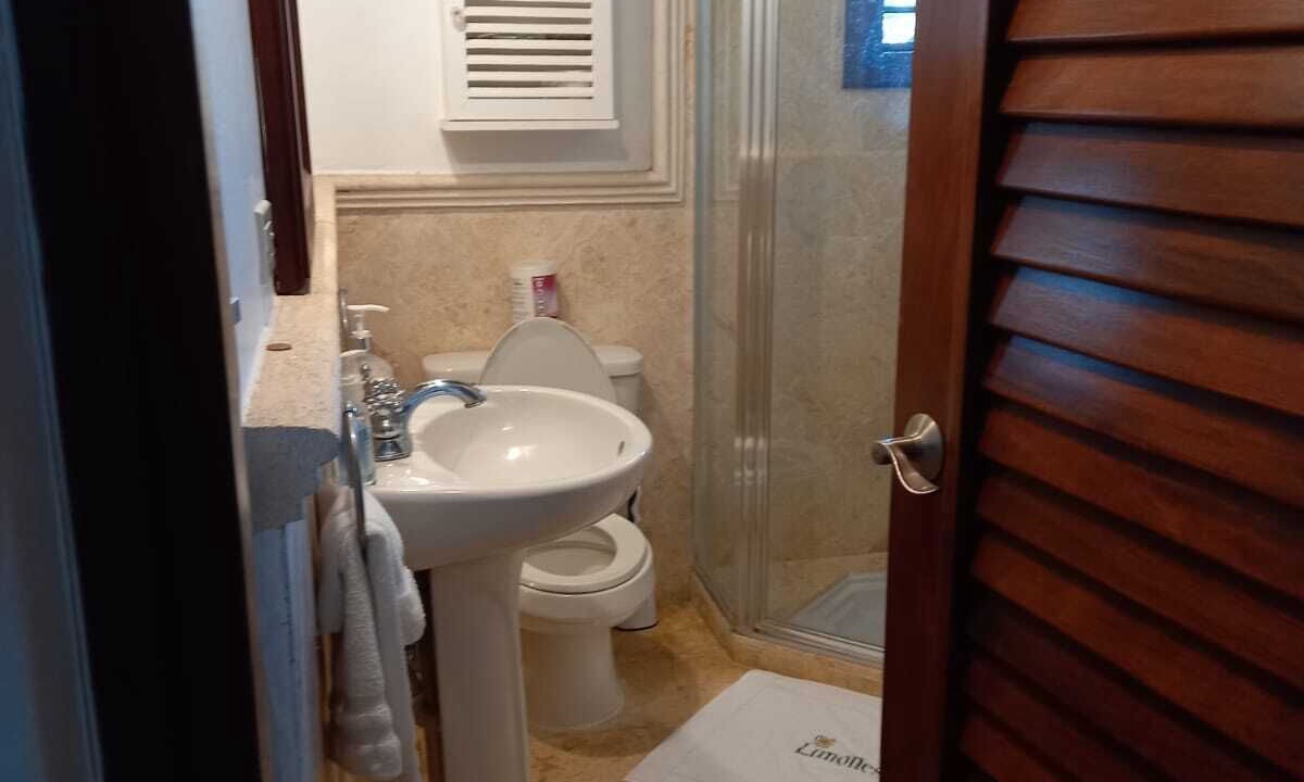 Photo of Bathroom in Los Limones