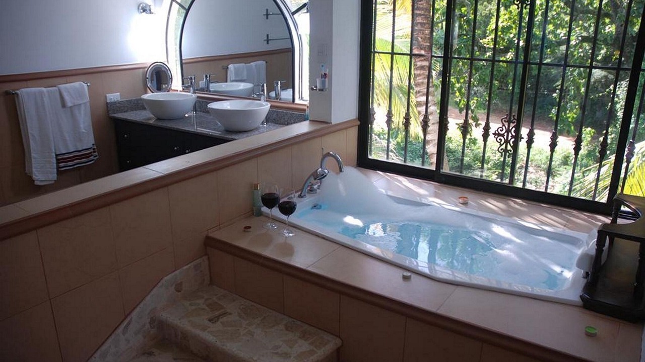 Photo of Bathroom in Los Cerros