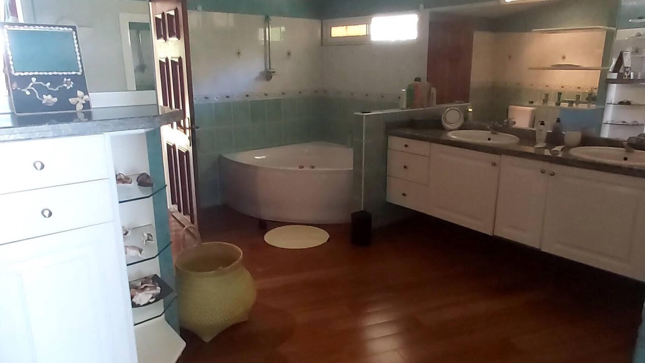 Photo of Bathroom in Punaauia