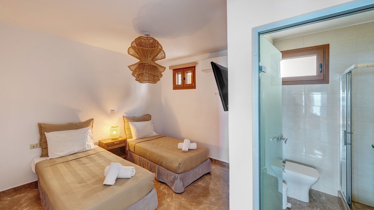 Photo of Bathroom in Syros