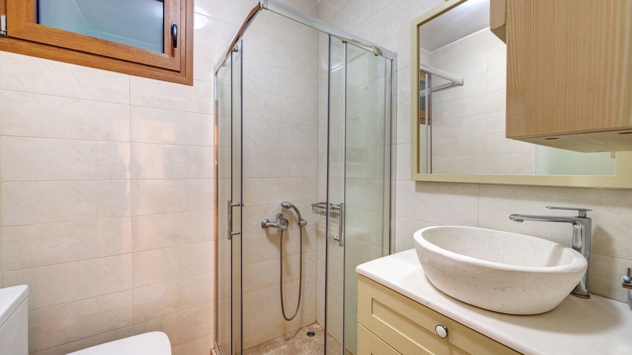 Photo of Bathroom in Syros