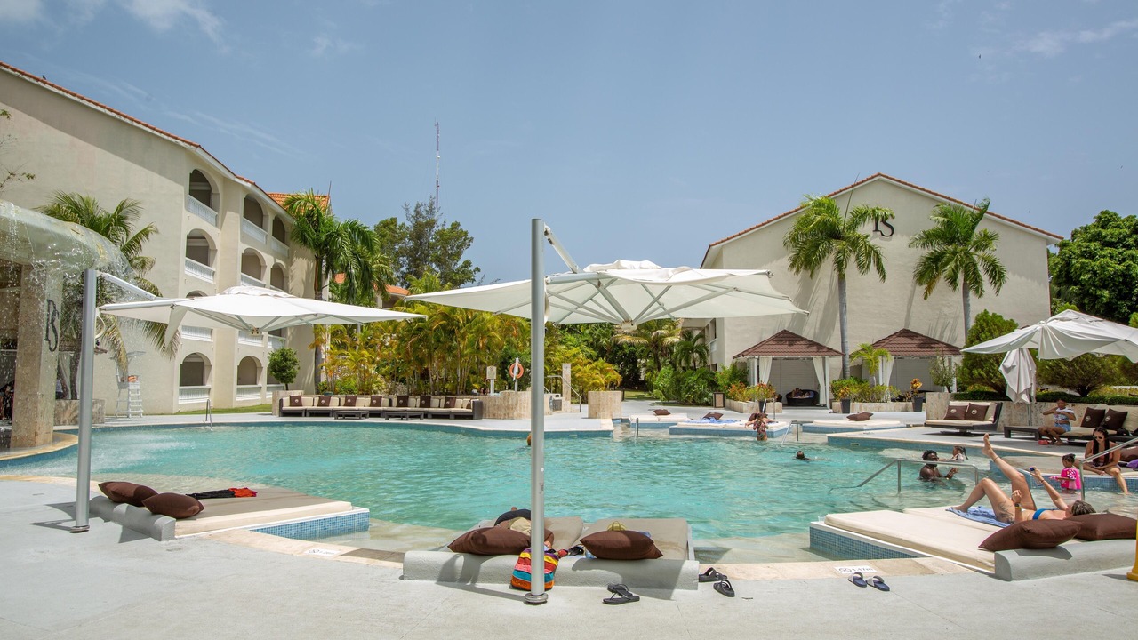 Photo of Outdoor in Munoz