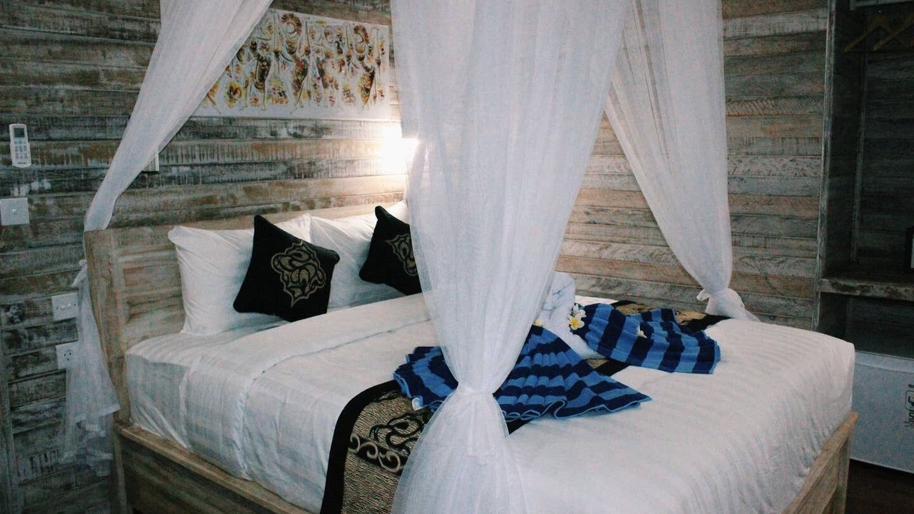 Photo of Bedroom in Mushroom Bay