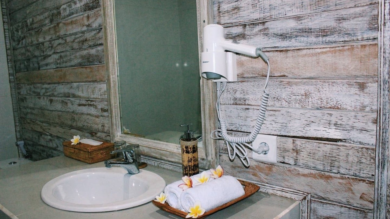 Photo of Bathroom in Mushroom Bay