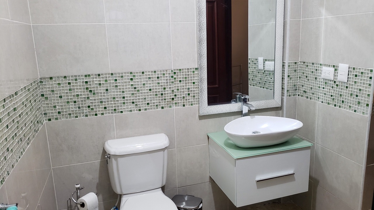 Photo of Bathroom in Yolanda Morales