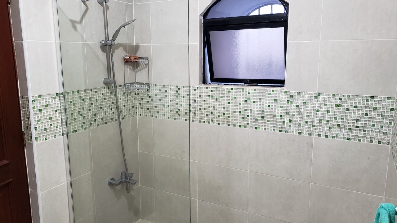 Photo of Bathroom in Yolanda Morales