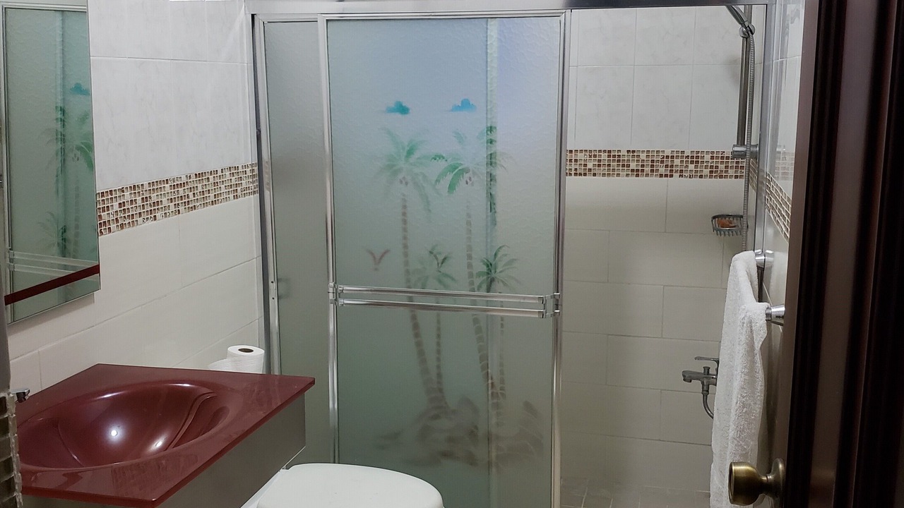 Photo of Bathroom in Yolanda Morales