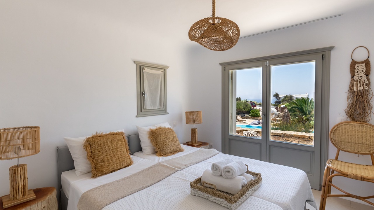 Photo of Bedroom in Platis Gialos