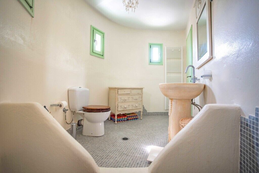 Photo of Bathroom in Plaka