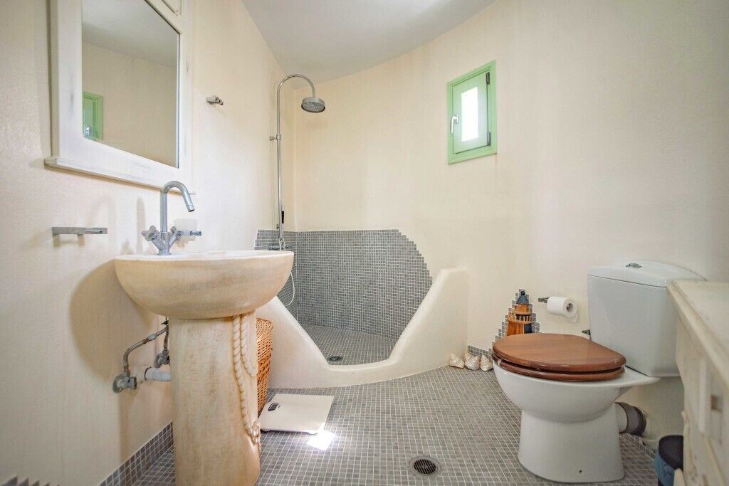 Photo of Bathroom in Plaka