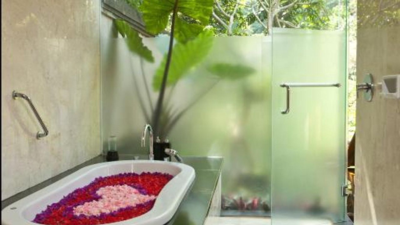 Photo of Bathroom in Sambahan