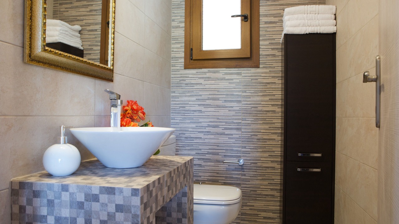 Photo of Bathroom in Mikros Gialos
