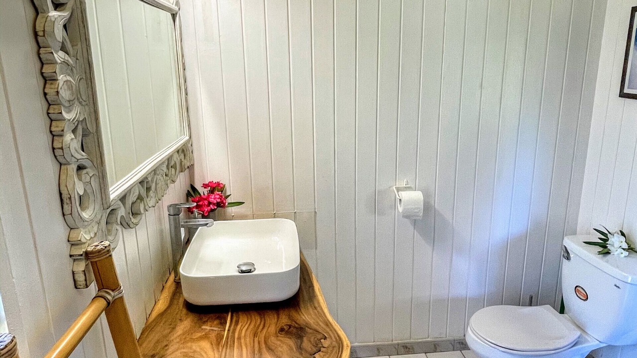 Photo of Bathroom in Moorea-Maiao