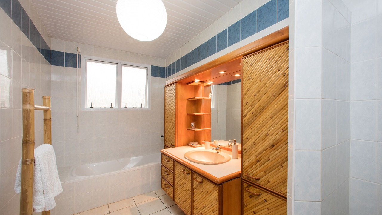 Photo of Bathroom in Papeto'ai