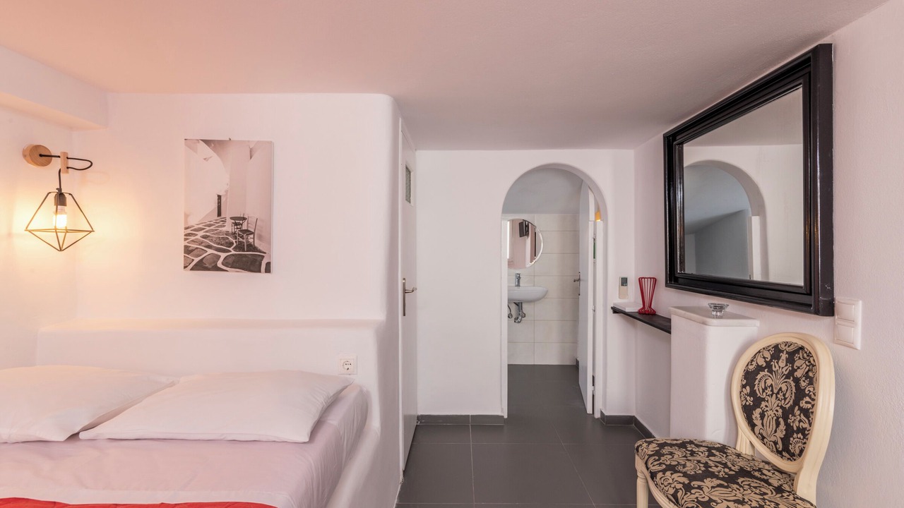 Photo of Bedroom in Platis Gialos