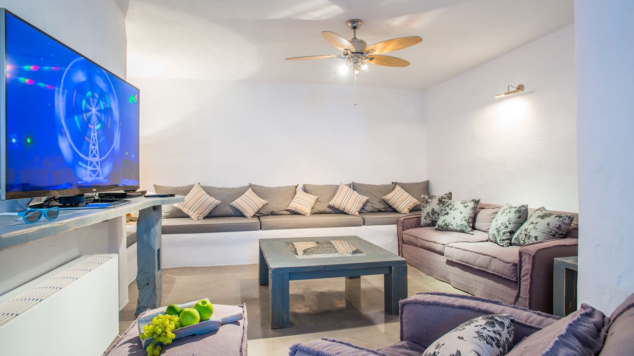 Photo of Livingroom in Chrissi Akti