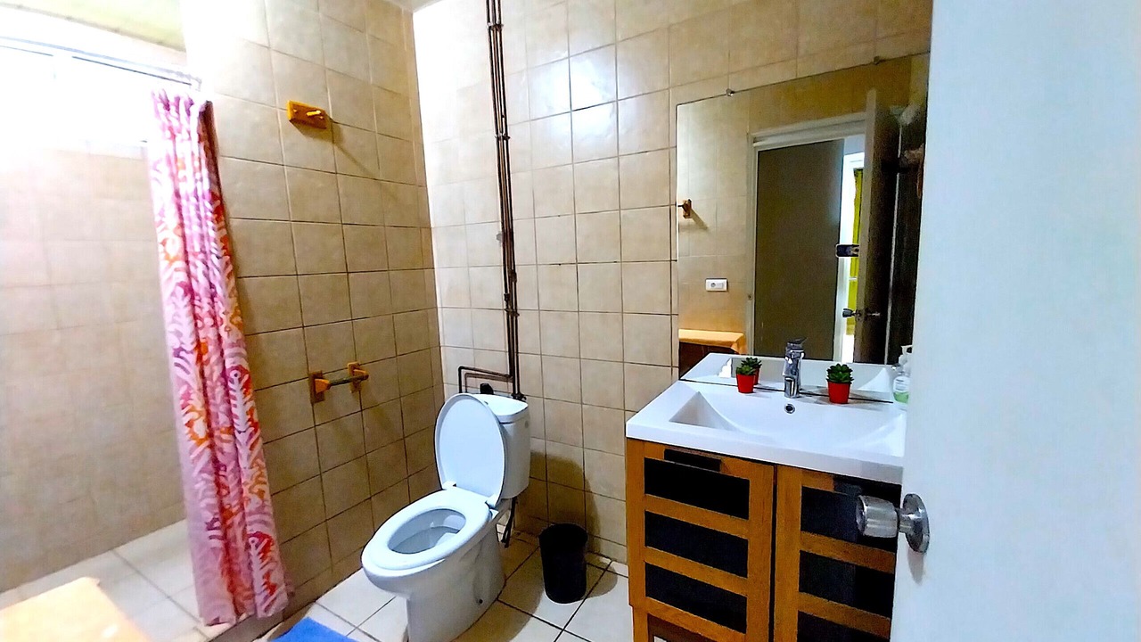 Photo of Bathroom in Nu'urua