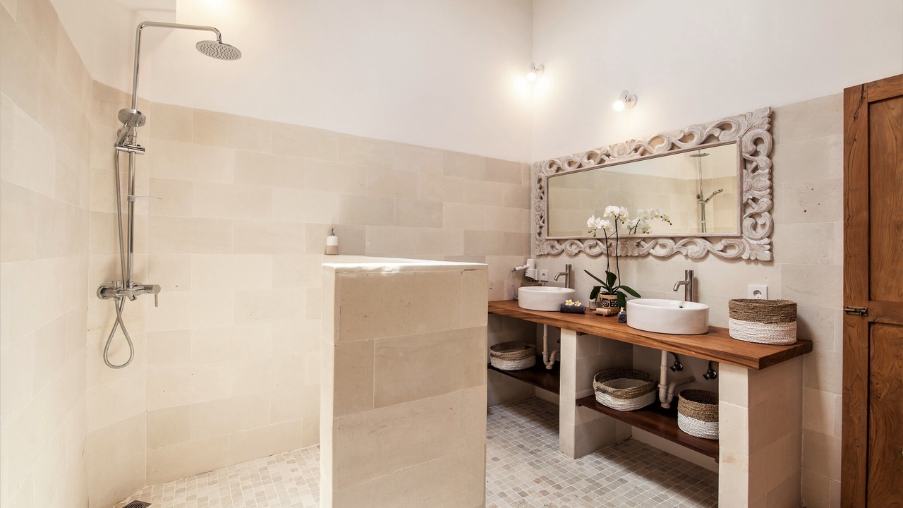 Photo of Bathroom in Petitenget