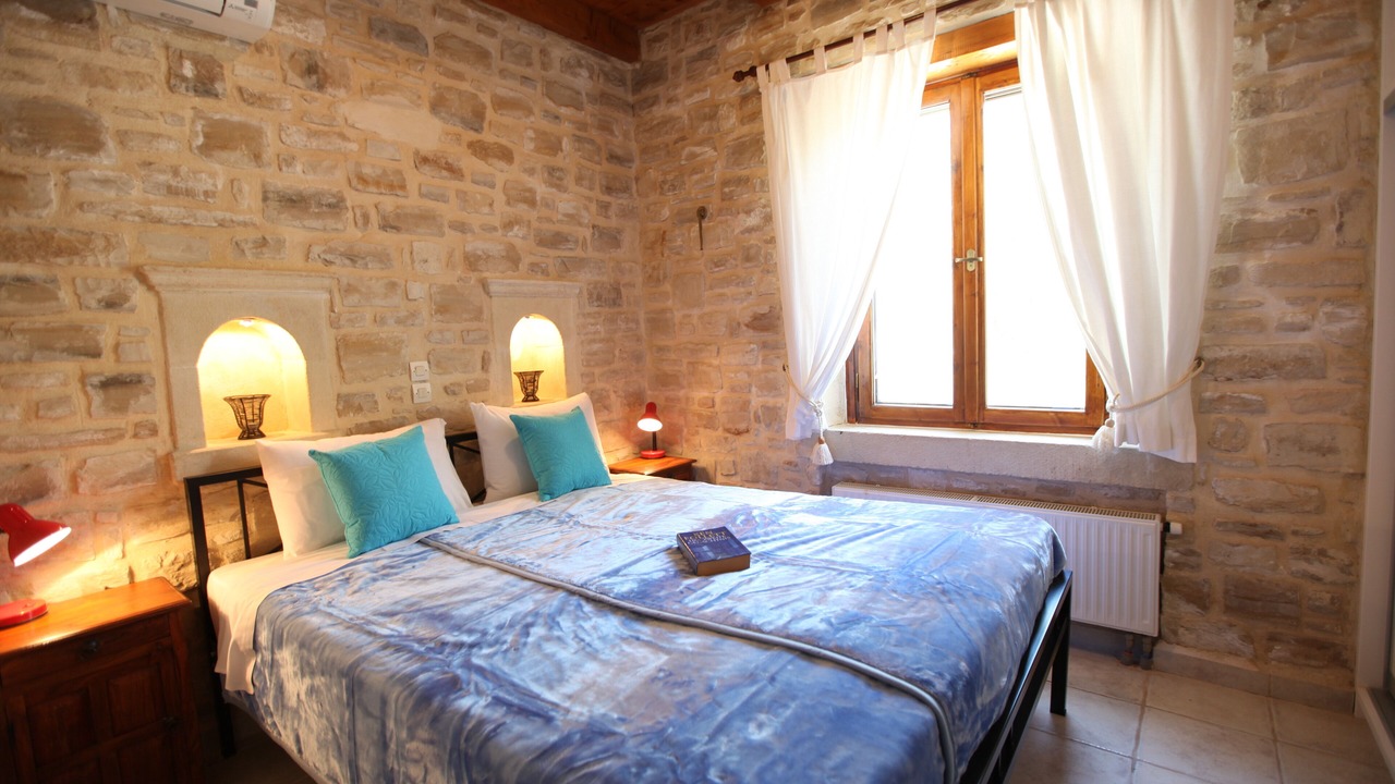 Photo of Bedroom in Atsipópoulon