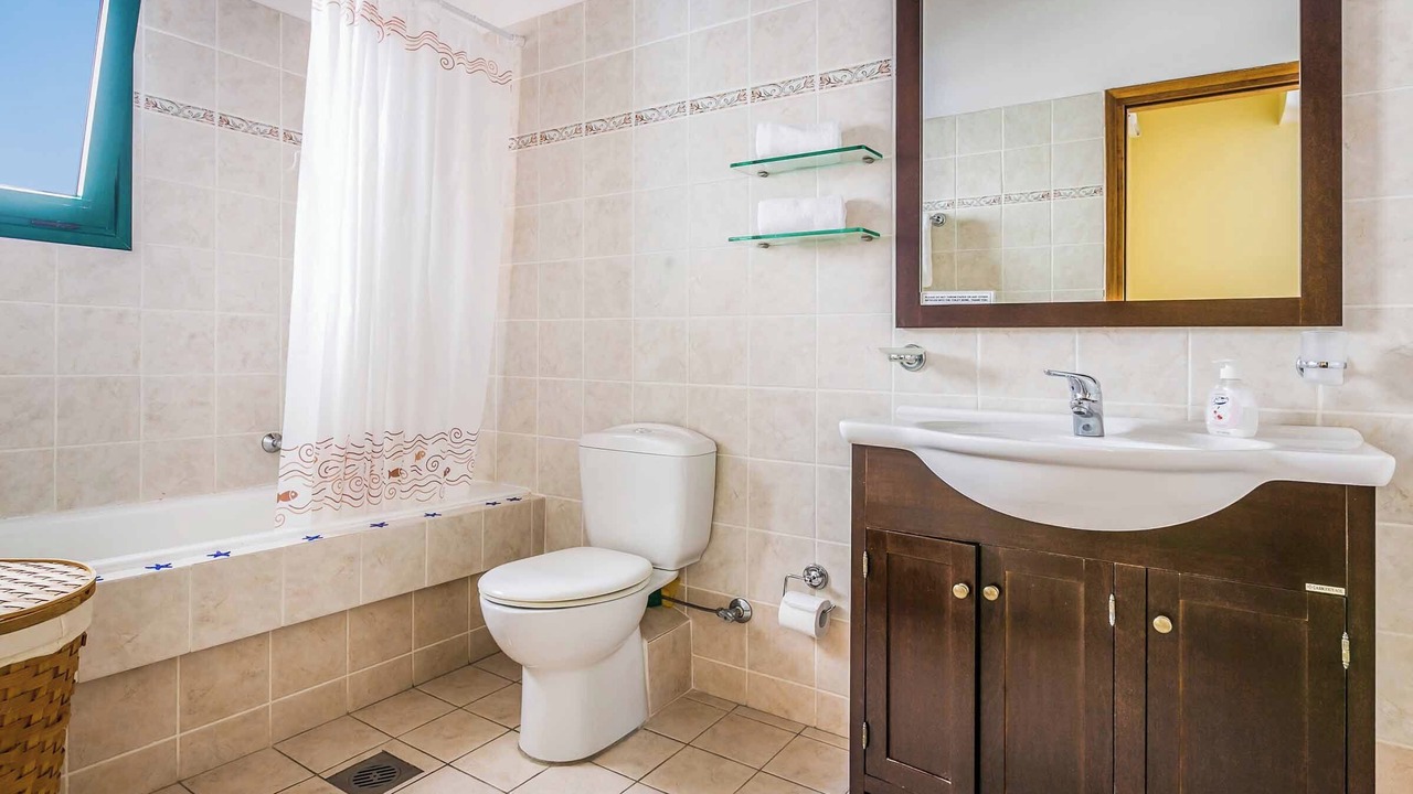 Photo of Bathroom in Skala