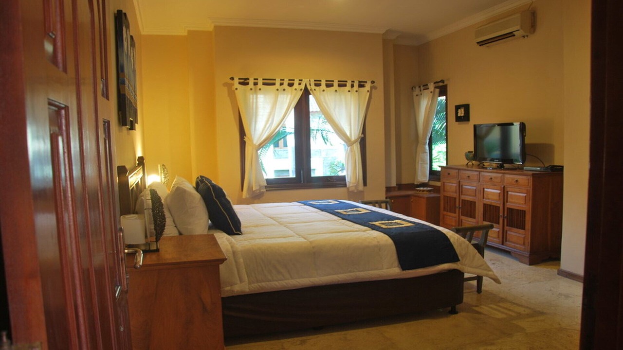 Photo of Bedroom in Kartika Plaza